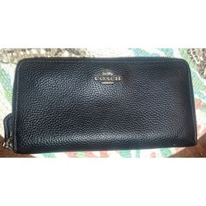 Authentic Coach Black Pebbled Leather Zip Around Long Wallet Gold Hardware